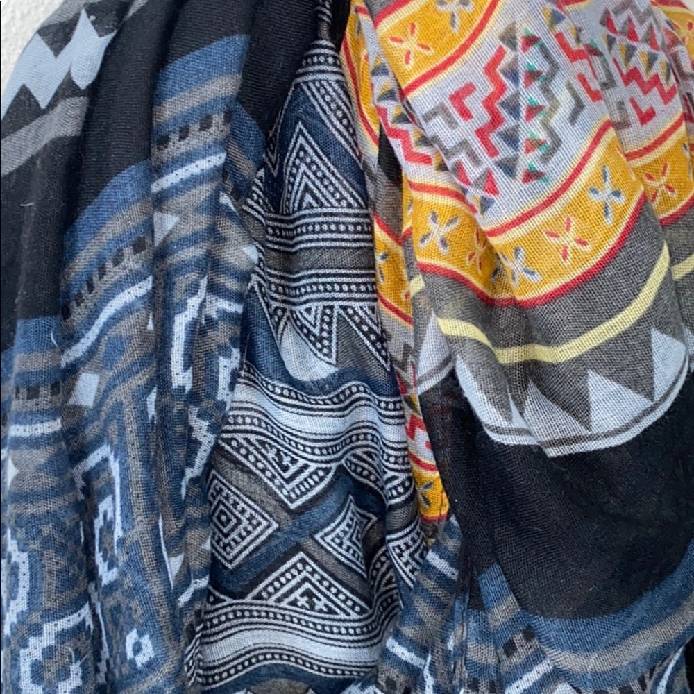Patterned Infinity Scarf - Picture 2 of 3